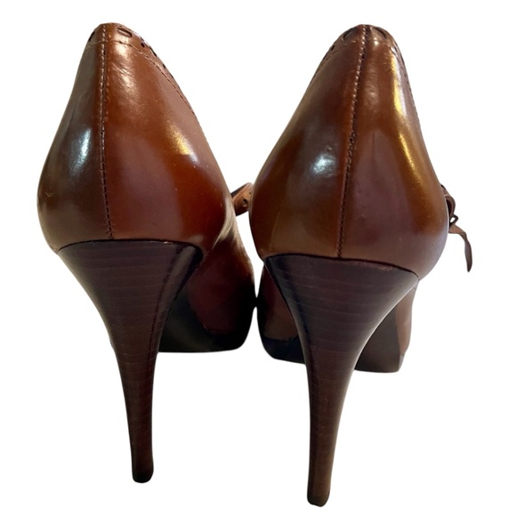 BCBG Ladies Mary Jane Stilettos, size 6 1/2. - Picture 2 of 6